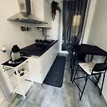 Diaz House Airport 住宿加早餐酒店