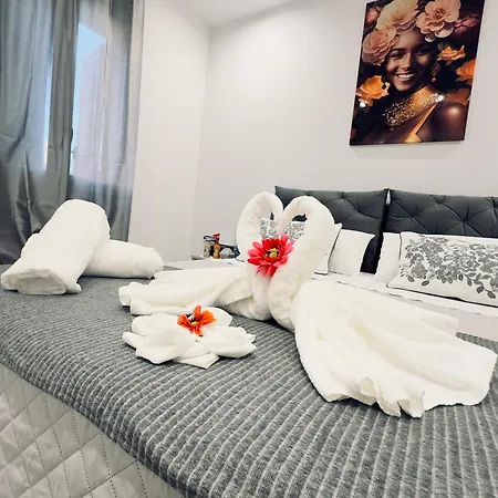 Diaz House Airport 3* 卡塔尼亚