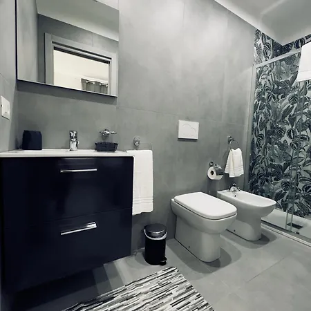 Couette-café Diaz House Airport 3*