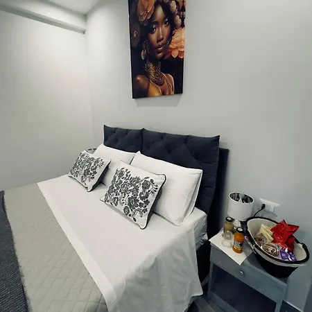 Couette-café Diaz House Airport 3*